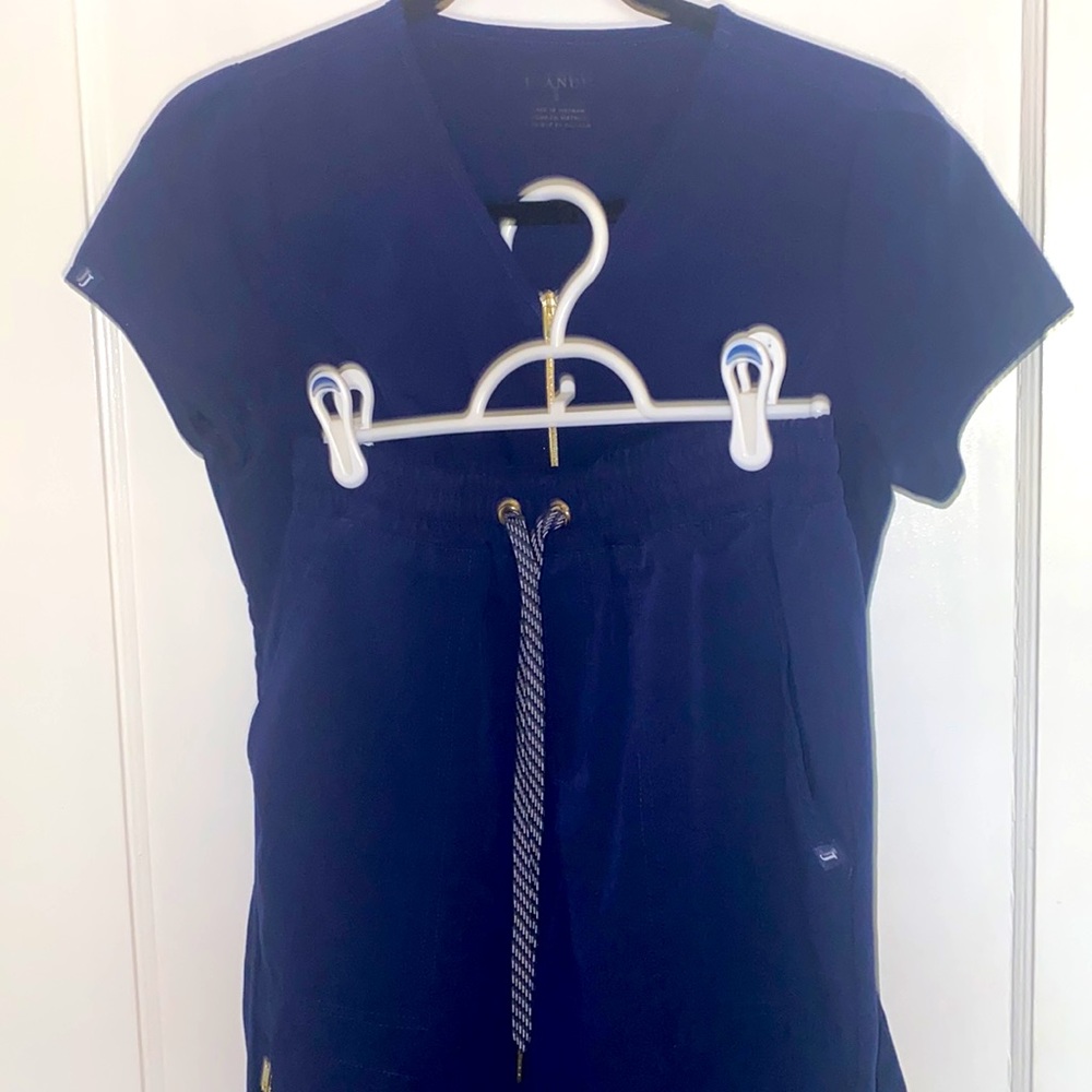 Jaanuu Navy Scrub Set